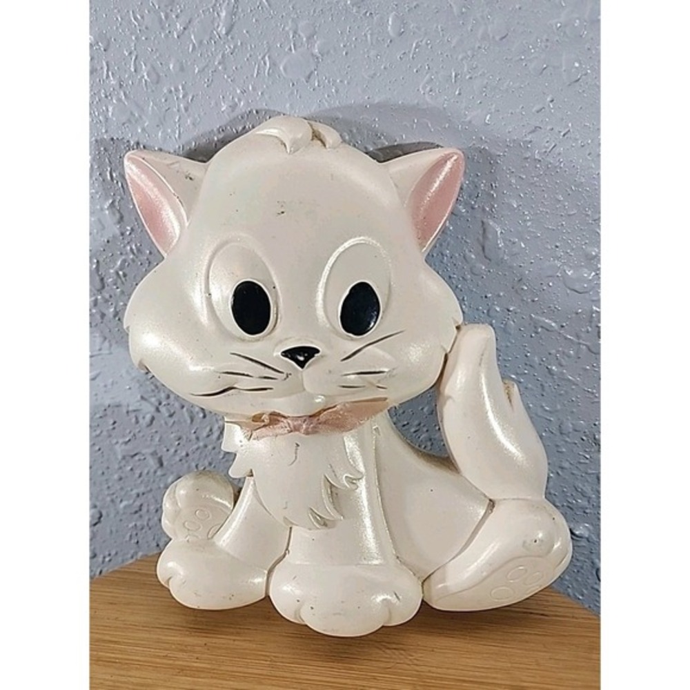 Vintage 1981 Chalkware Cat Miller Studio White Kitten Wall Art Nursery